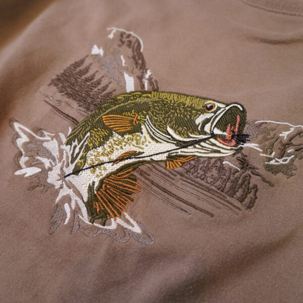 MC Sport 魚刺繡 動物刺繡大學T：圖片 3